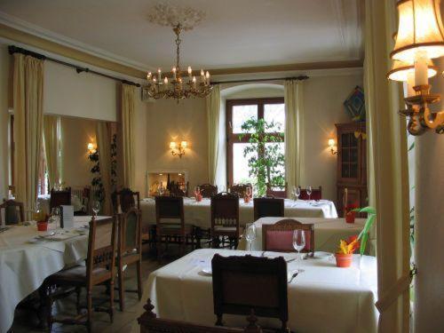 Weinhotel St. Stephanus Цельтінґен-Рахтіґ Екстер'єр фото