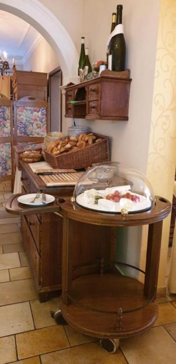 Weinhotel St. Stephanus Цельтінґен-Рахтіґ Екстер'єр фото