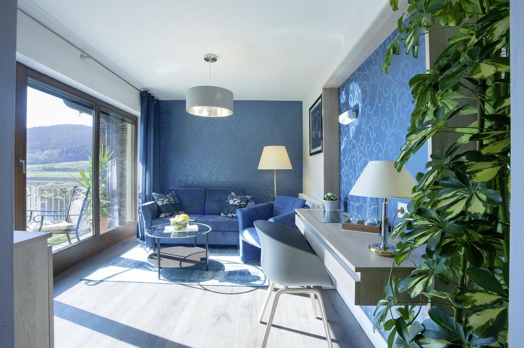 Weinhotel St. Stephanus Цельтінґен-Рахтіґ Екстер'єр фото