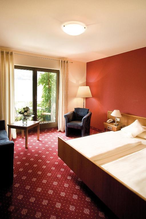 Weinhotel St. Stephanus Цельтінґен-Рахтіґ Номер фото